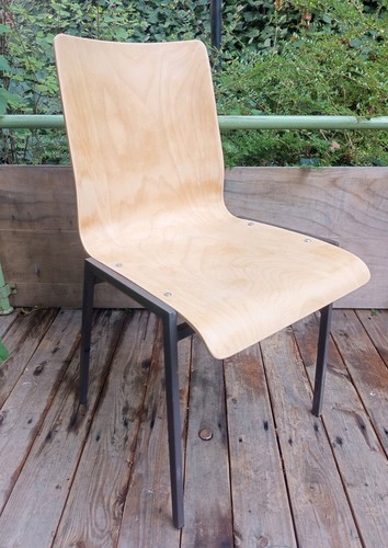 Stapelstuhl holz metall - stapelstuhl,